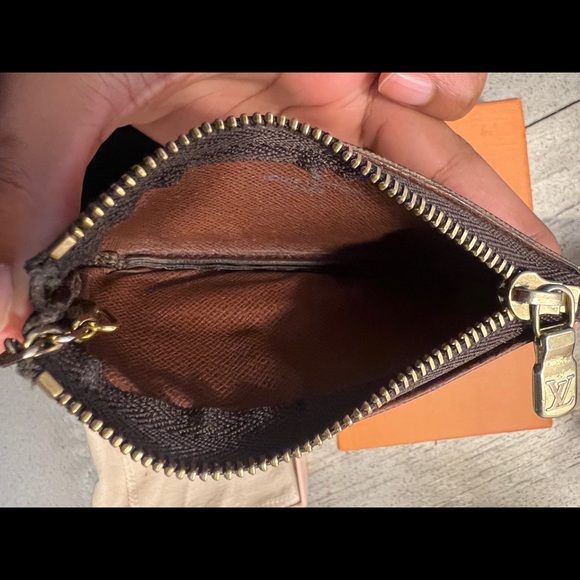 Louis Vuitton Key Pouch (Authentic) - Picture 4 of 5